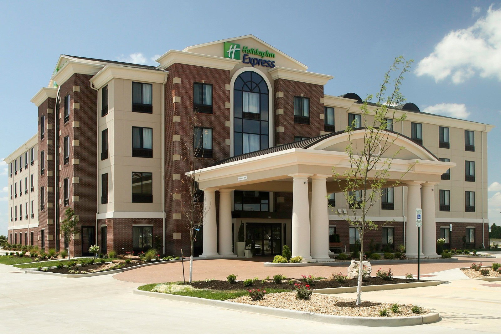 Holiday Inn Express Suites Marion - thumb 1