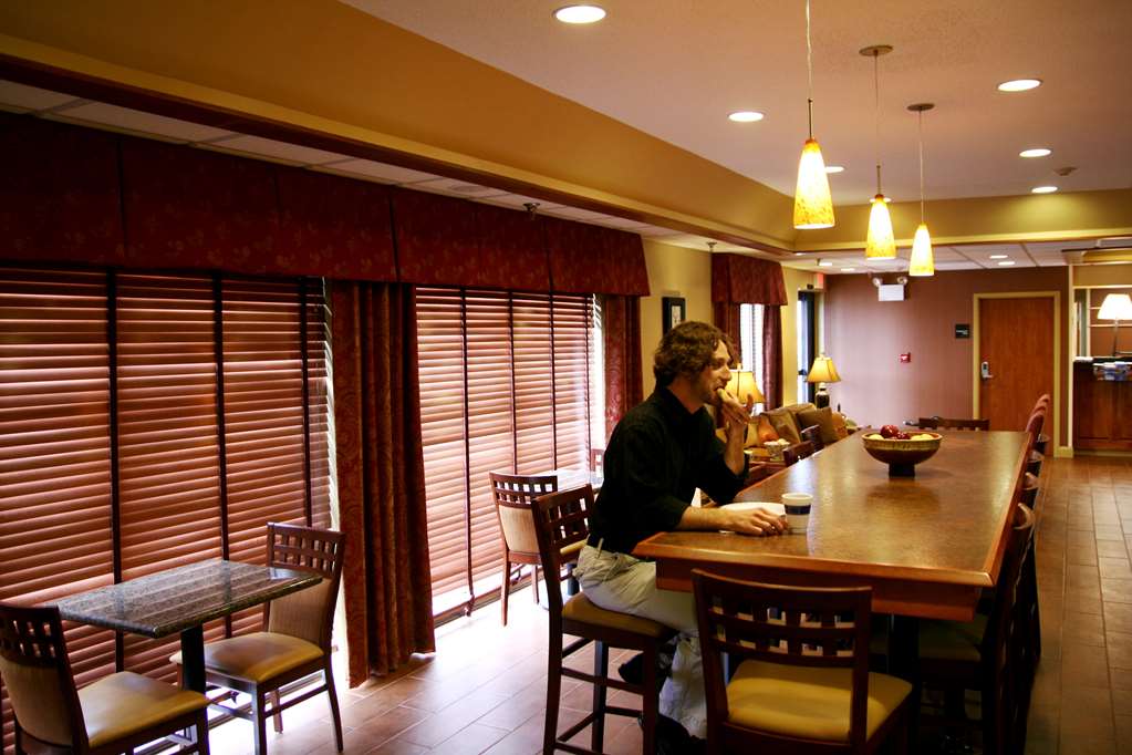 Hampton Inn Marion - thumb 5