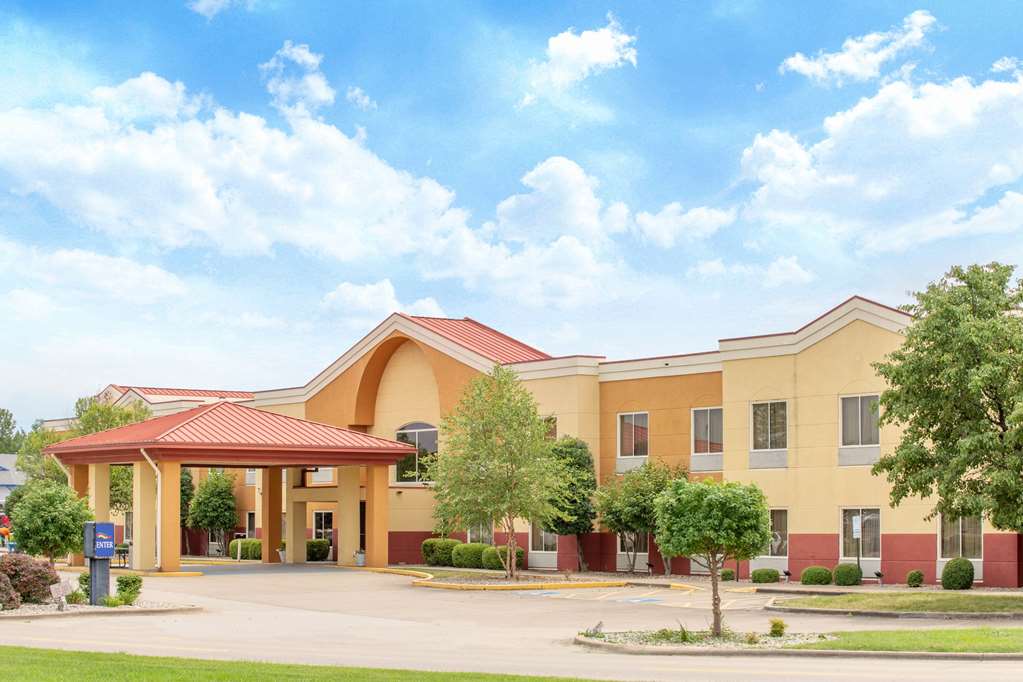 Baymont Inn & Suites Marion - thumb 0