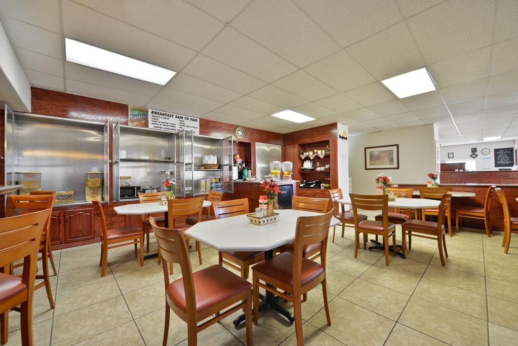 Americas Best Value Inn - thumb 17