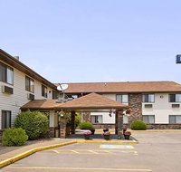 Days Inn  Suites Davenport East - Hotels Find