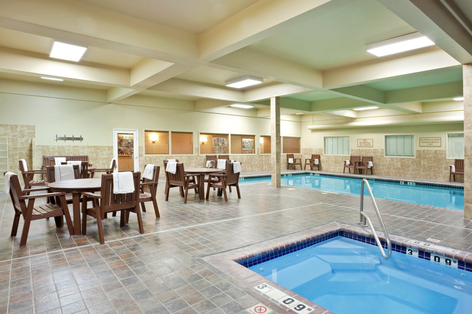 Holiday Inn Express Hotel & Suites - thumb 7