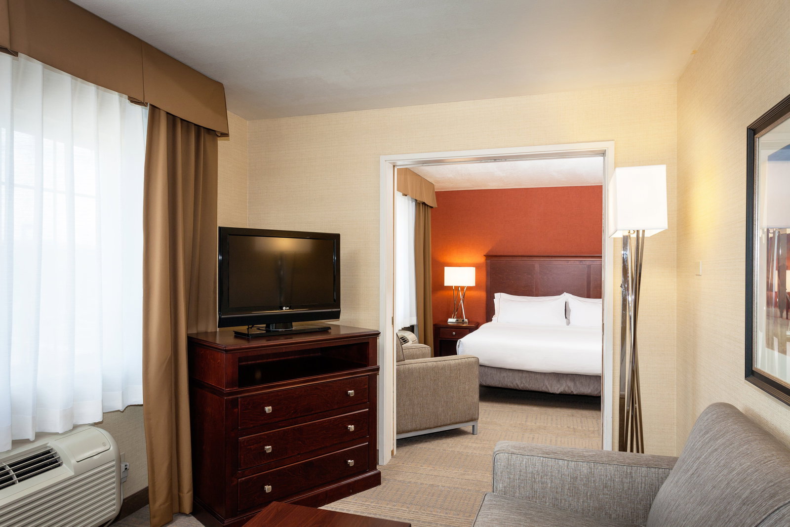 Holiday Inn Express Hotel & Suites - thumb 13