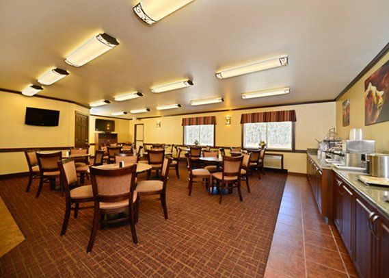 Yellowstone West Gate Hotel - thumb 7