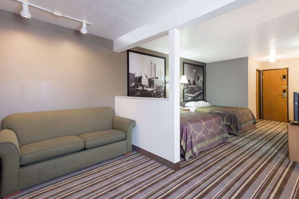 Super 8 Bernalillo - thumb 11