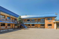 Lyons Il Hotels Find