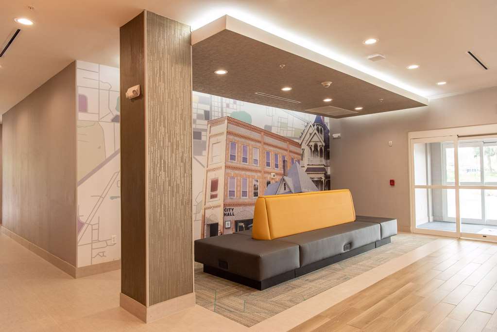 La Quinta Inn & Suite By Wyndham - thumb 5