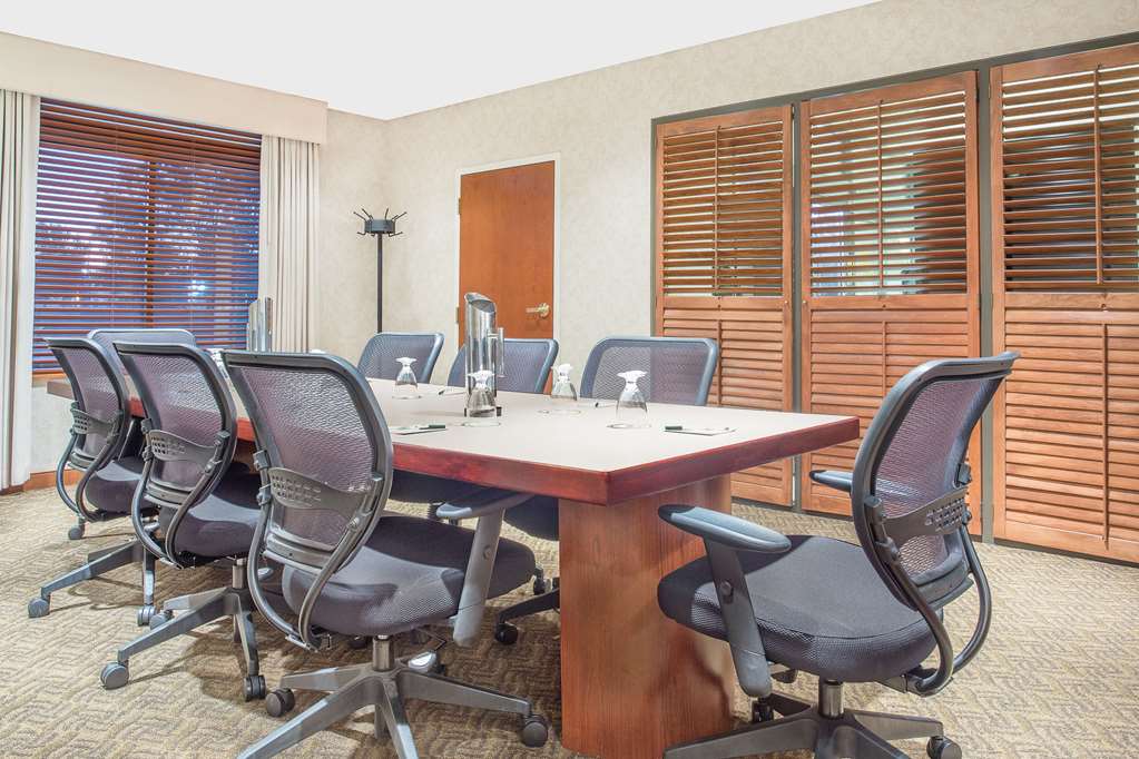 Wingate By Wyndham Green Bay/Airport - thumb 11