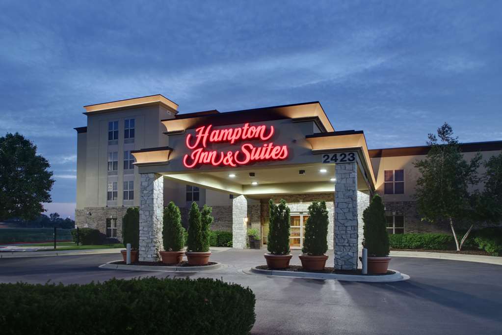 Hampton Inn & Suites Aurora - thumb 0