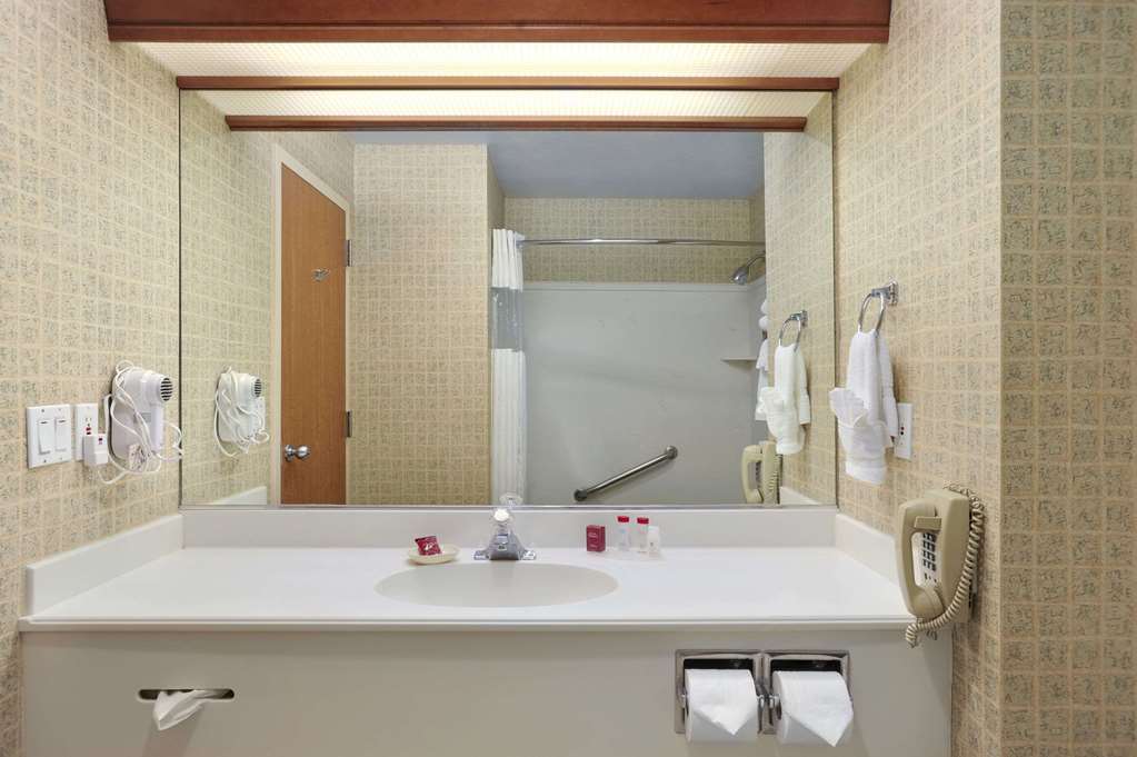 Ramada Olympia - thumb 5