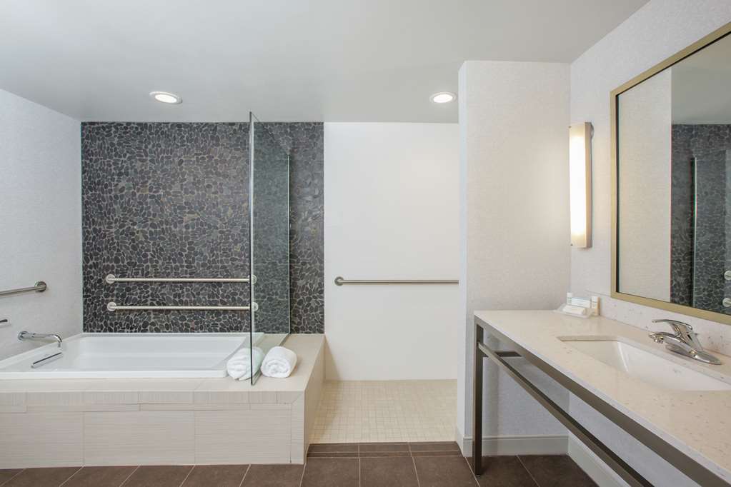 Hilton Garden Inn Olympia - thumb 6