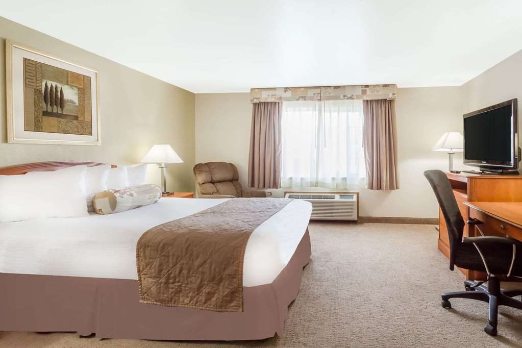 Ramada Ely - thumb 5