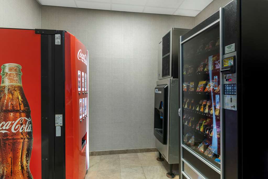 Best Western Plus Brunswick Inn & Suites - thumb 17