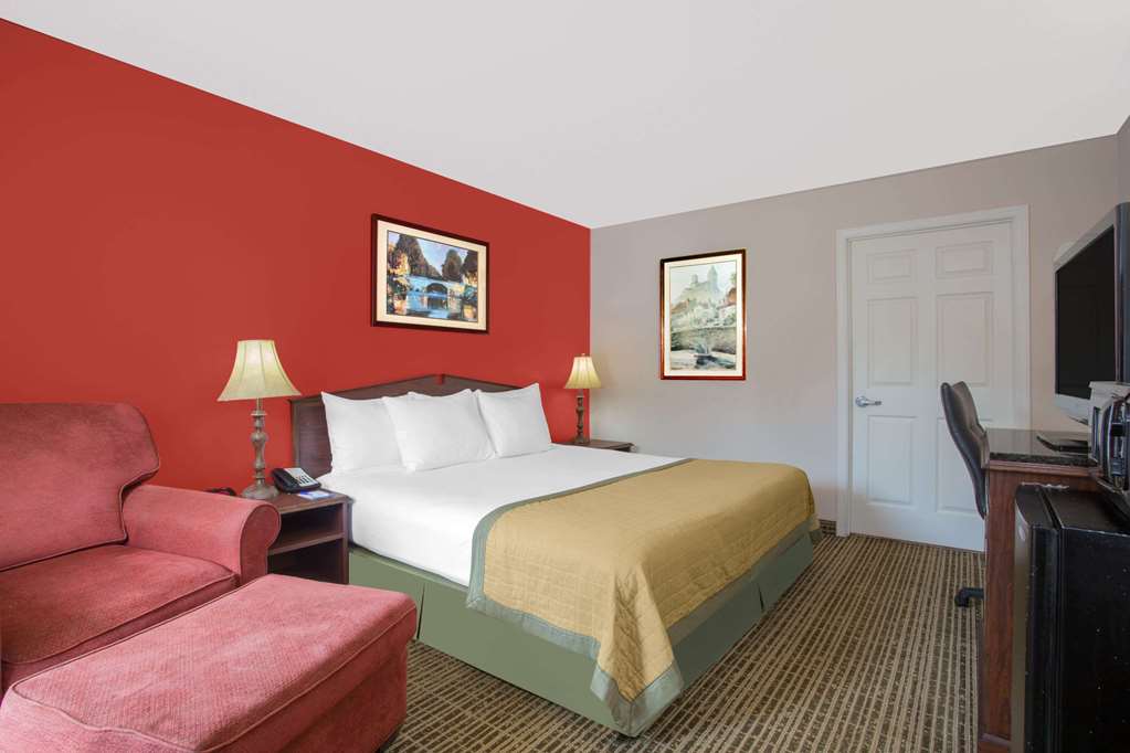 Baymont Inn & Suites Brunswick - thumb 5