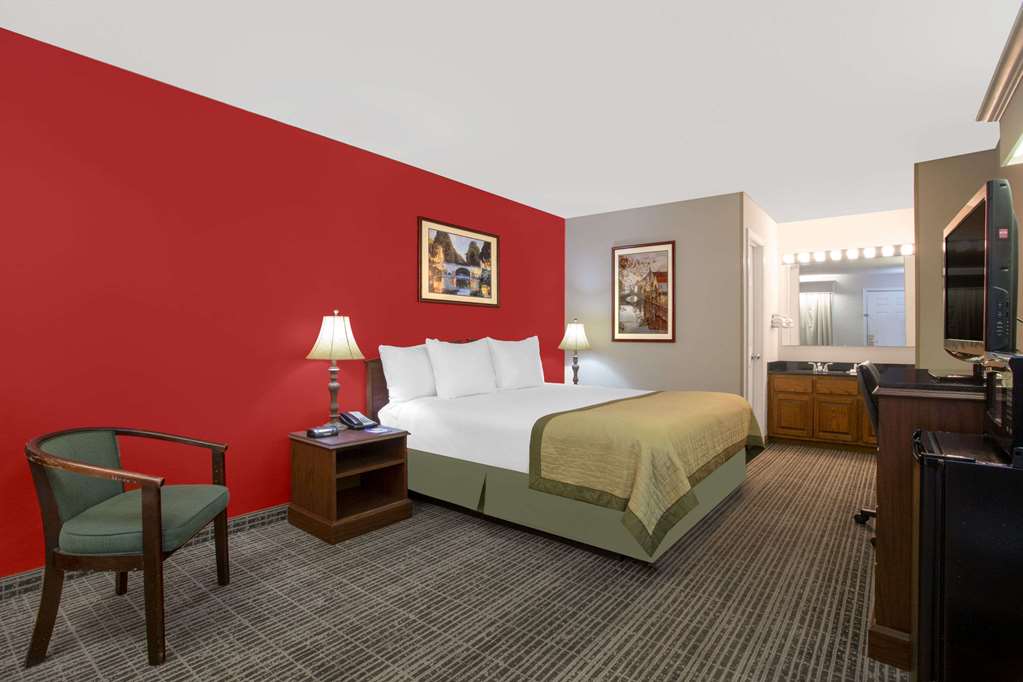 Baymont Inn & Suites Brunswick - thumb 6