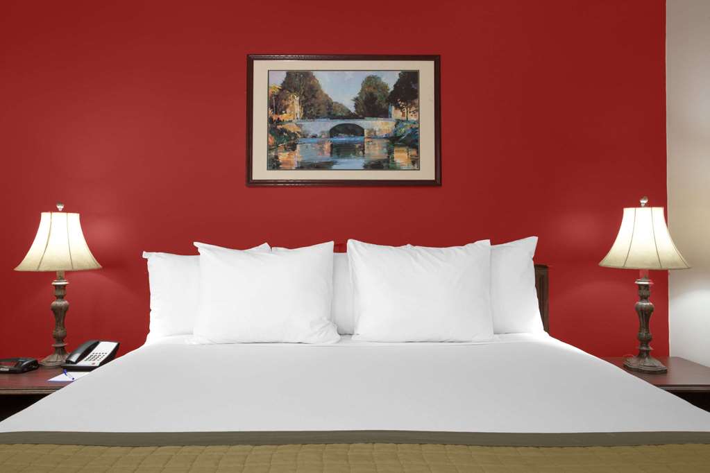 Baymont Inn & Suites Brunswick - thumb 7