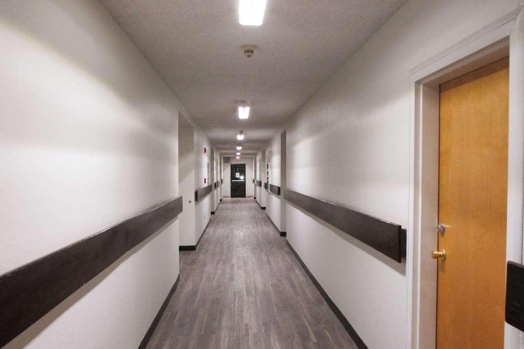 Econo Lodge - thumb 1