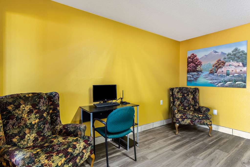 Econo Lodge - thumb 16