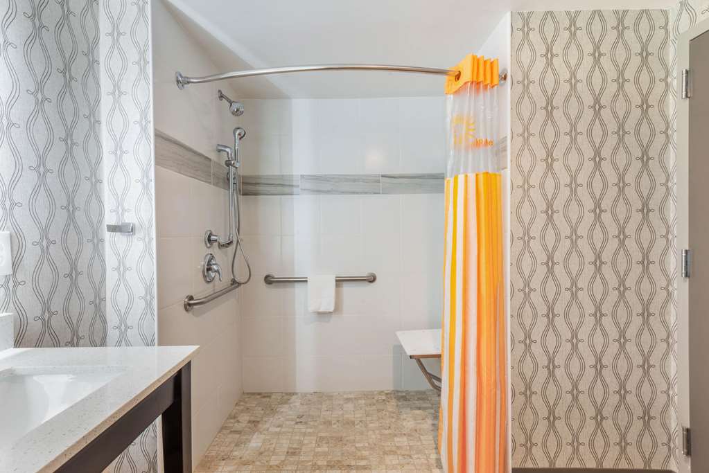 La Quinta Inn & Suites Aberdeen-APG - thumb 7