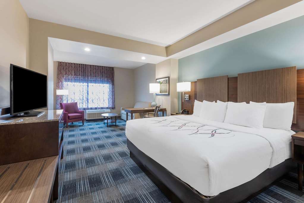 La Quinta Inn & Suites Aberdeen-APG - thumb 11
