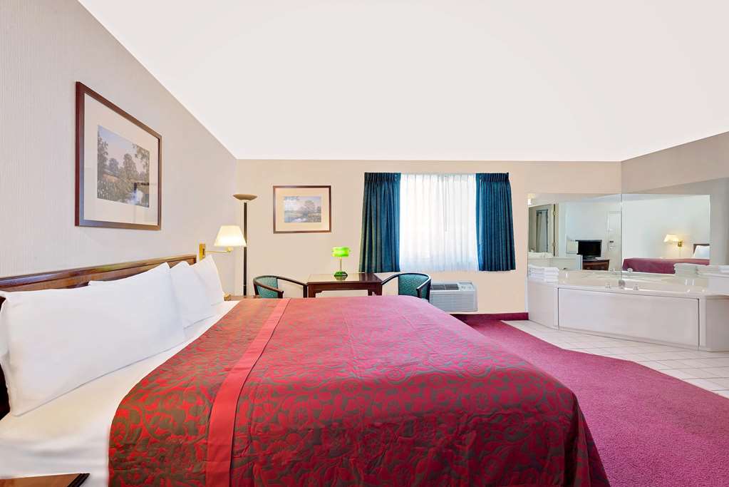 Days Inn Waynesboro - thumb 2