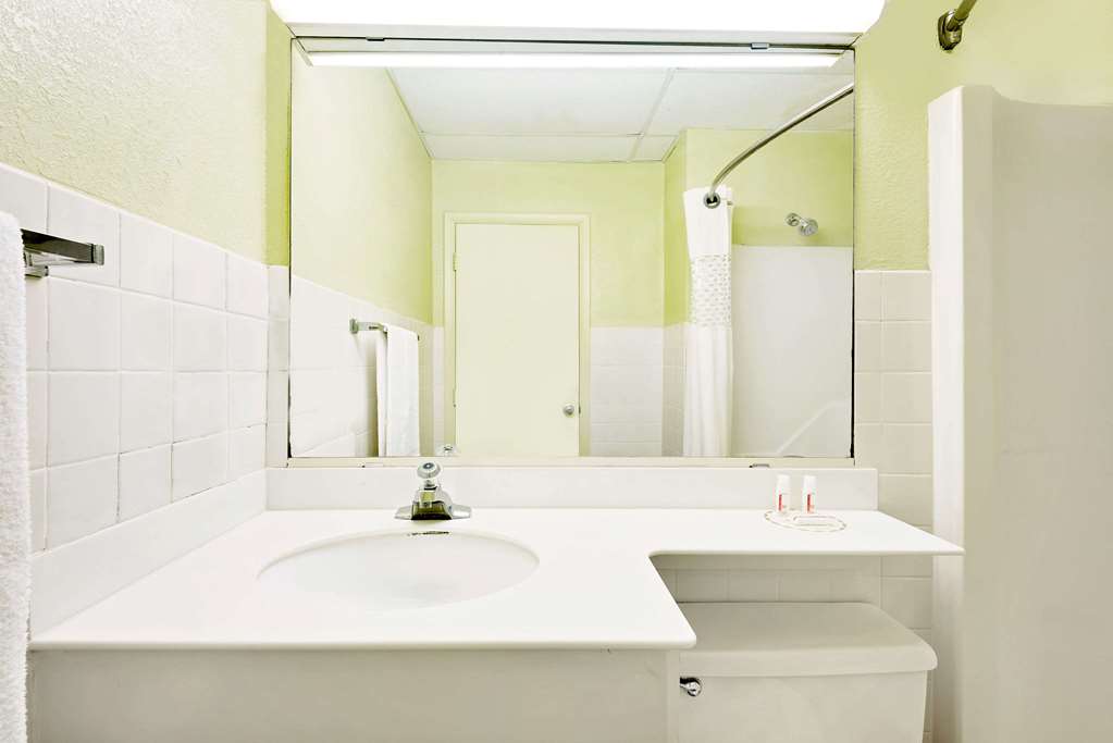 Days Inn Waynesboro - thumb 3