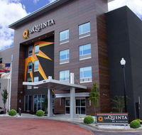 La Quinta Inn  Suites by Wyndham - Hotels Find