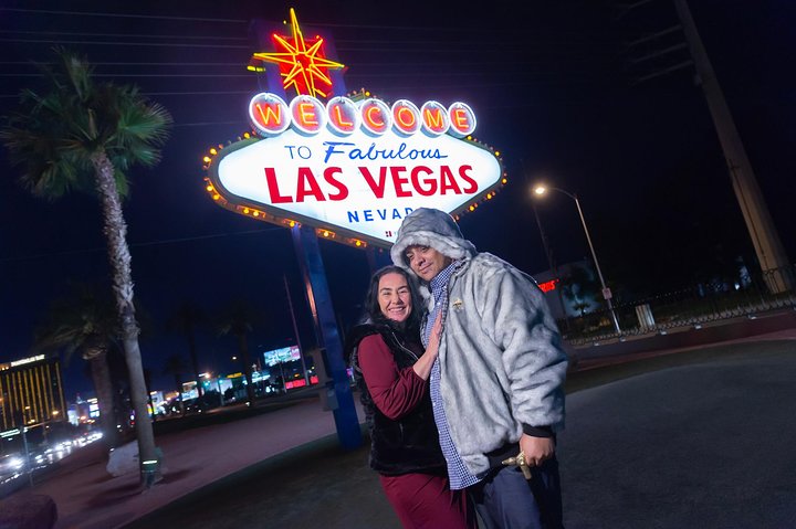 1 Hour Private Limo Photo Tour - thumb 1