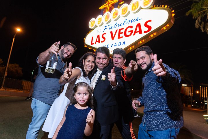 1 Hour Private Limo Photo Tour - thumb 2