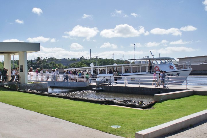 USS Arizona Memorial Deluxe Tour - thumb 3