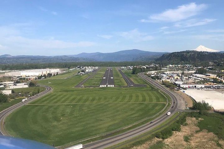 20-minute Private Gorge Air Tour For 3 - thumb 1