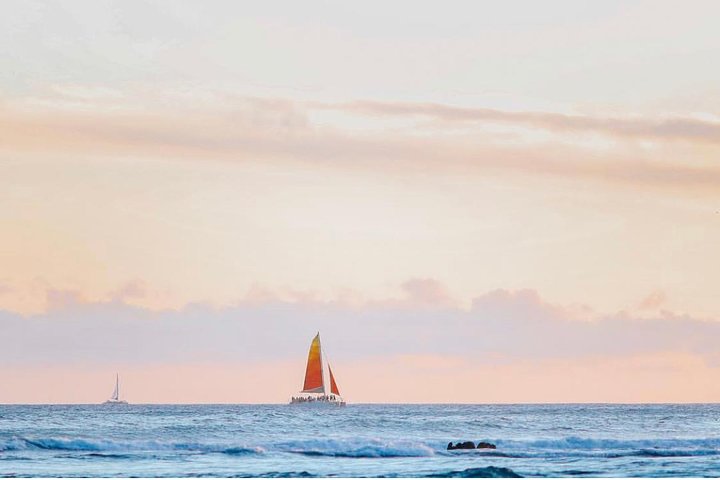 Waikiki Sunset Cocktail Sail With Open Bar - thumb 3