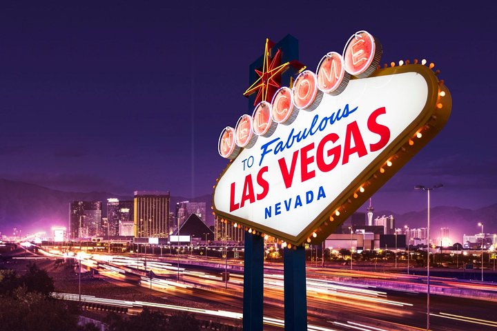 Las Vegas By Night Private City Tour - thumb 3