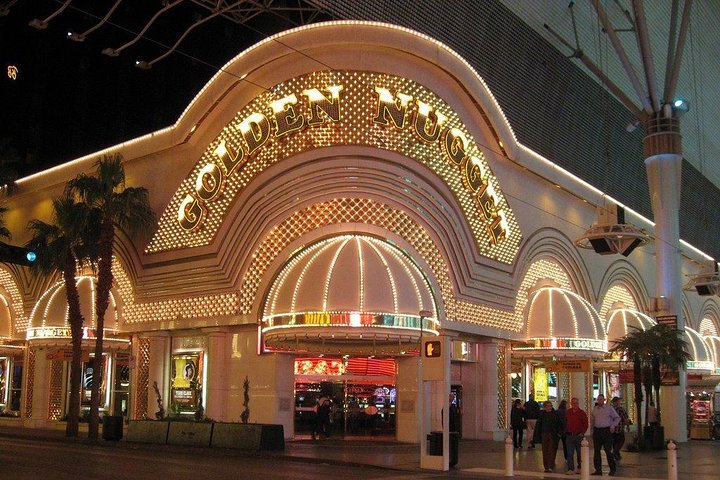 Las Vegas By Night Private City Tour - thumb 5